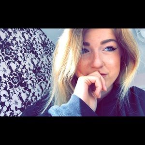 Meet your Posher, Ava